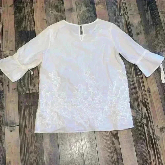 Women’s Pleione blouse size medium - Picture 5 of 7